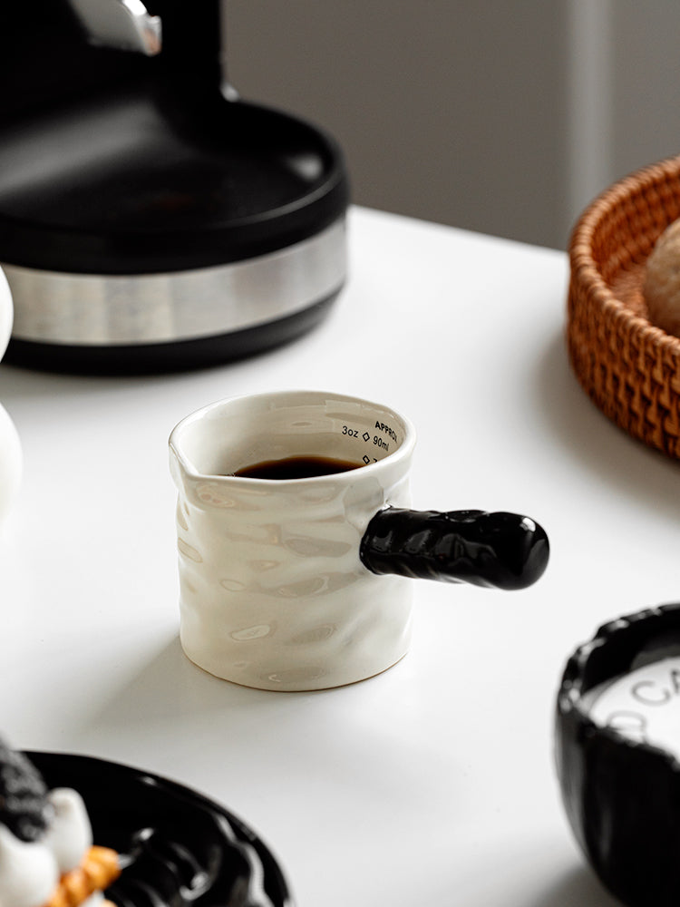 Hochwertiger Espresso-Messbecher aus Keramik mit Skala für Milch wourant