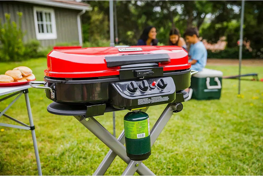 RoadTrip 285 Portable Stand-Up Propane Grill with 3 Adjustable Burners Instastart Ignition 20,000 BTUs wourant
