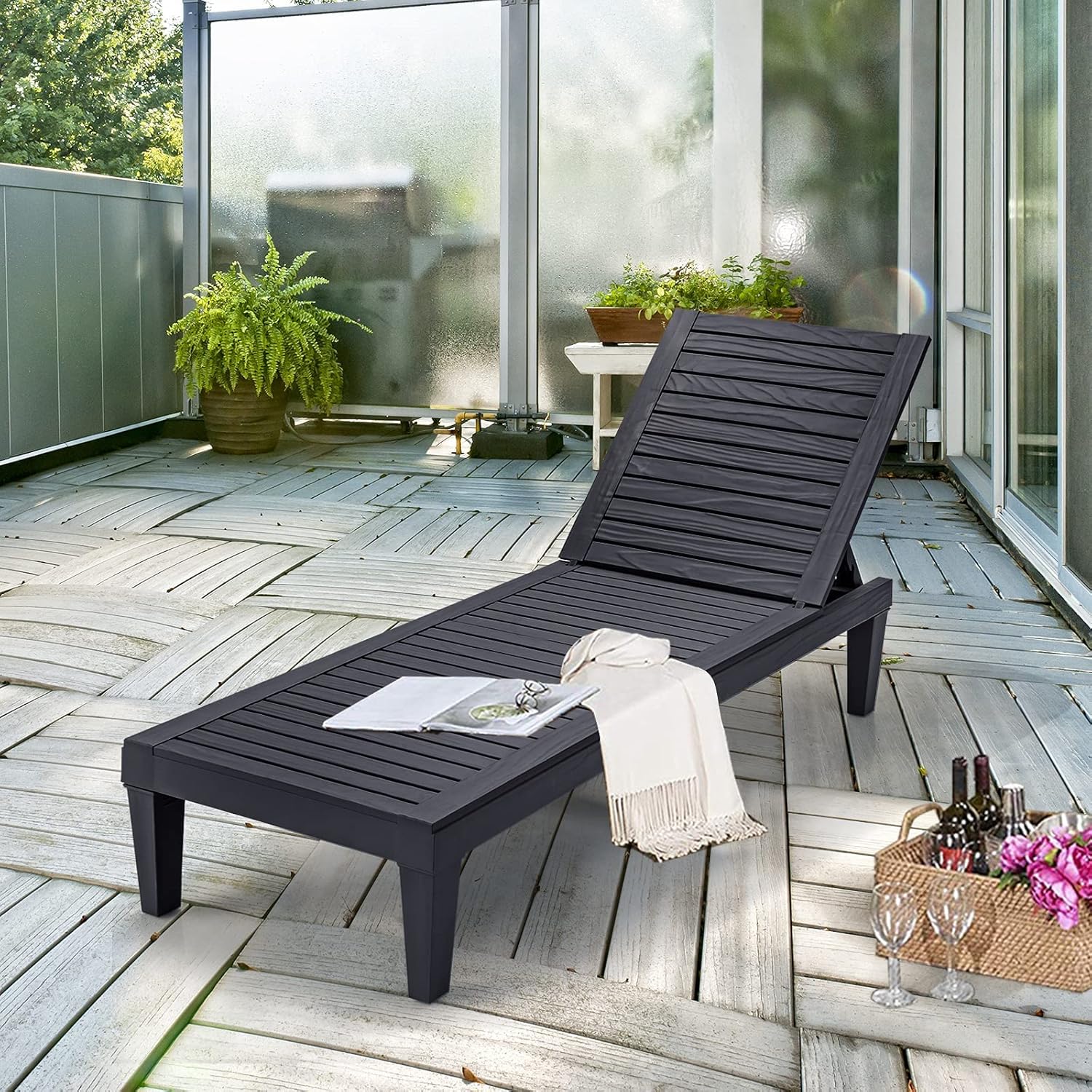 Outdoor Chaise Lounge Chair Lightweight Patio Lounge Recliner Chair with Adjustable Backrest wourant