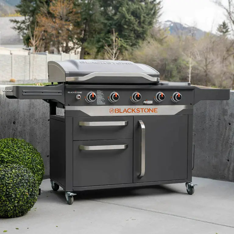 Blackstone ProSeries 5 Burner 28" Propane Griddle with Range Top wourant
