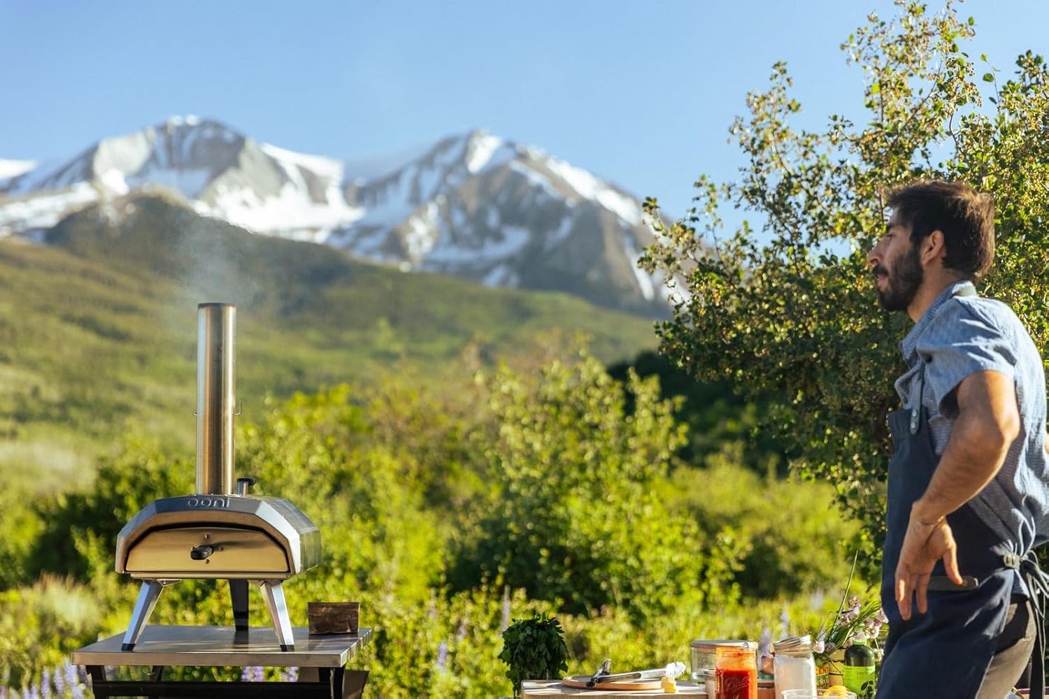 Ooni Karu 12 Multi-Fuel Outdoor Pizza Oven Reaches 950°F and Cooks 12 Inch Pizzas wourant