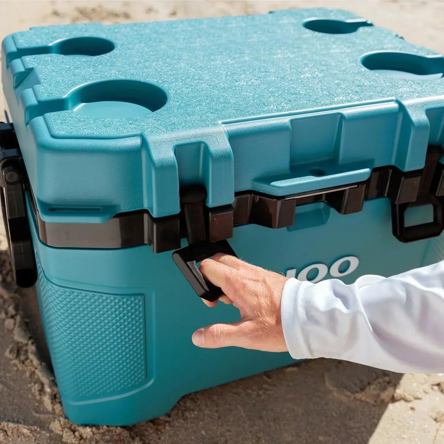 Igloo 52Qt Wheeled Cooler Insulated Hard Shell Ice Chest wourant