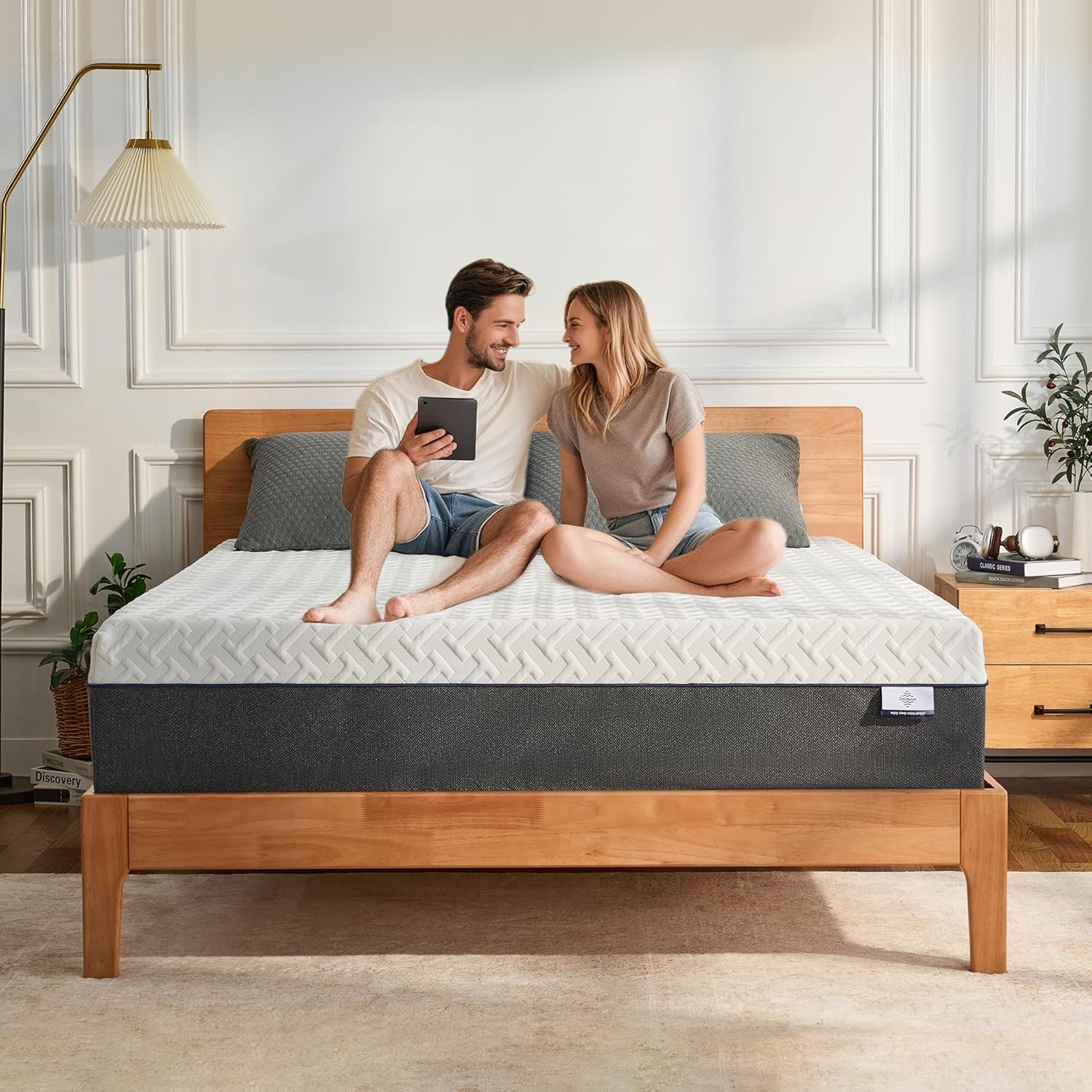 Queen Memory Foam Mattress, 10 Inch Queen Size Mattress in a Box, Green Tea Gel Infused Foam for Pressure Relief and Cool Sleep, Foam Made in USA, CertiPUR-US Certified, Medium Firm woonhhop