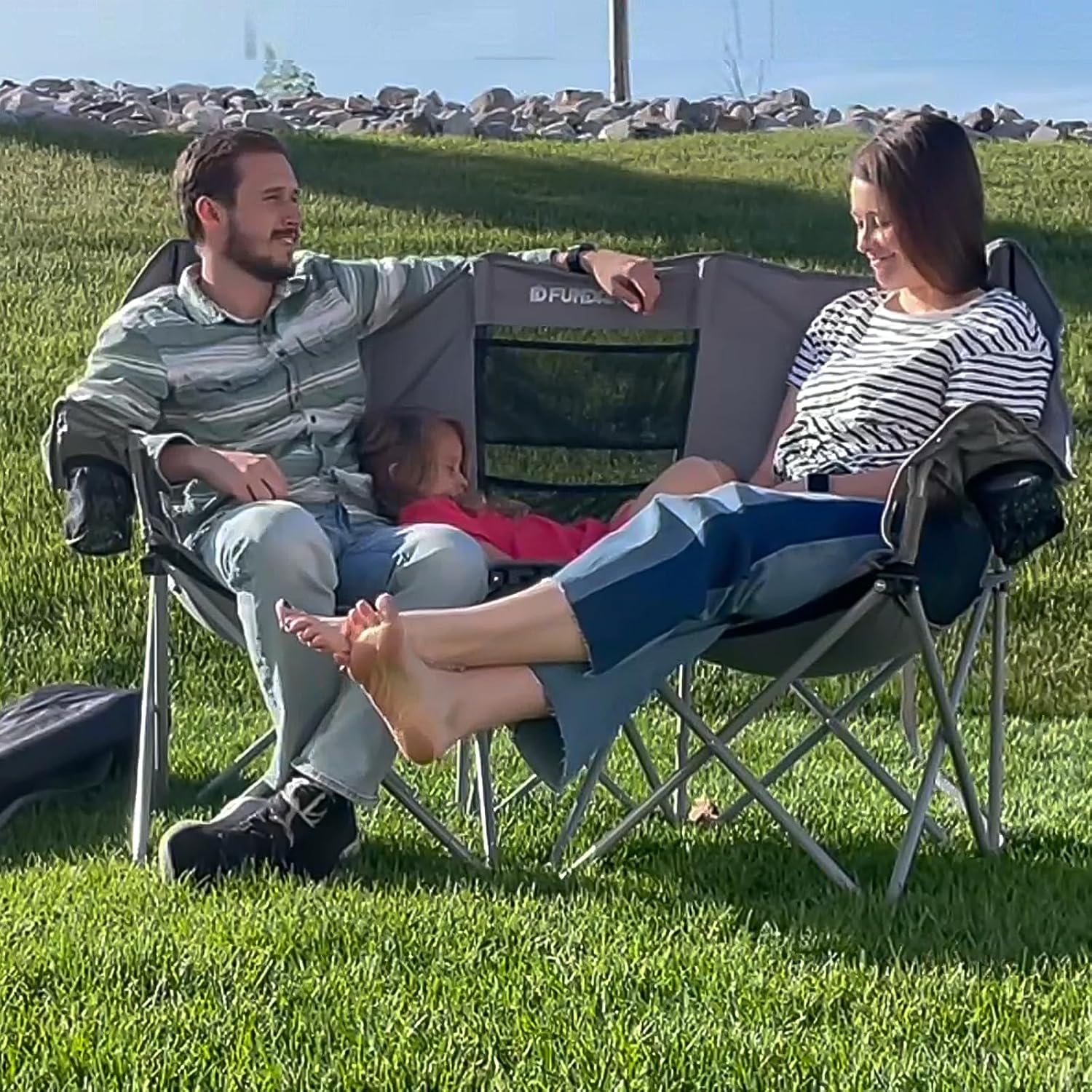 Double Camping Chair with Cooler 3-Person Folding Extra Large Camping Chair with 1000-Pound Load Capacity wourant