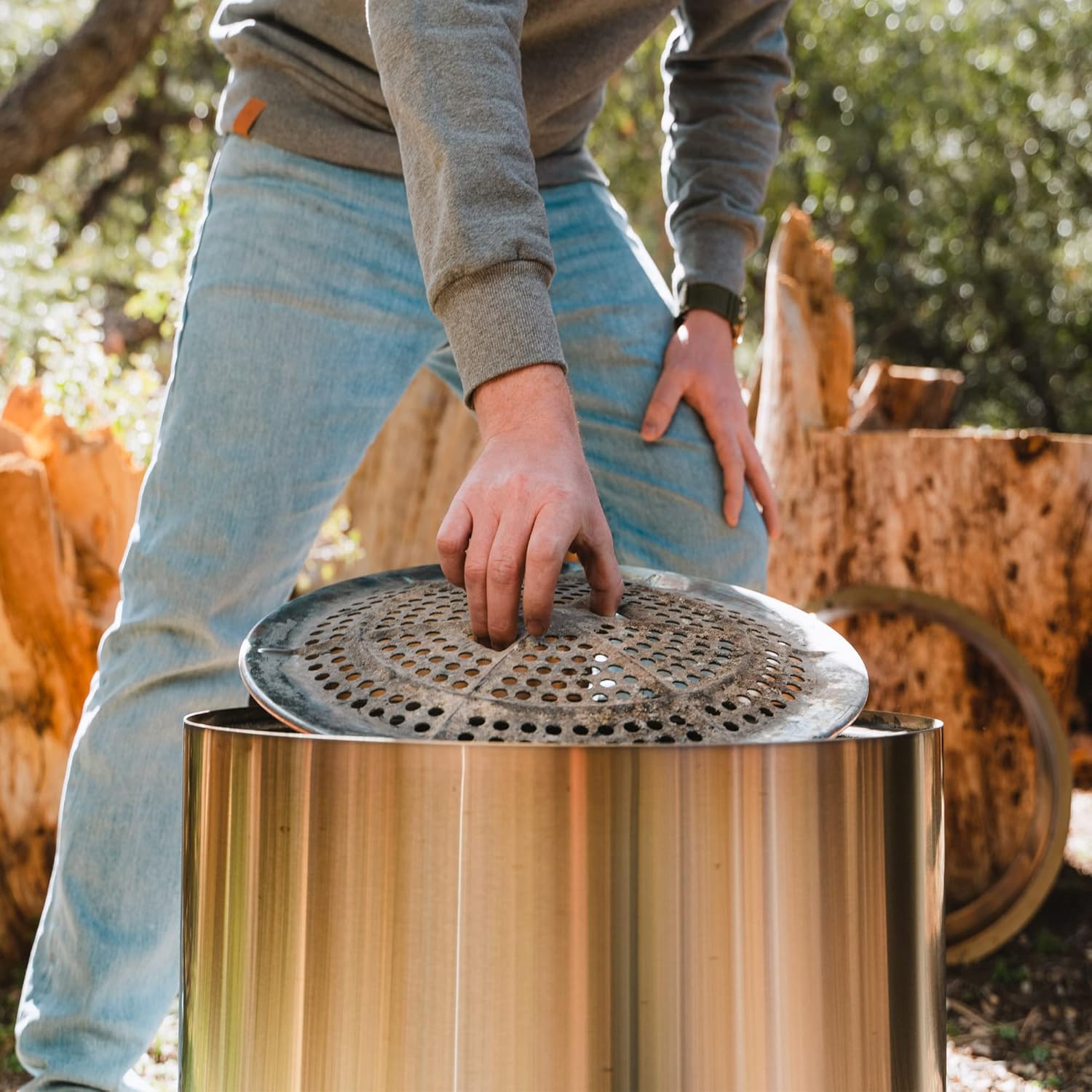 Solo Stove Bonfire 2.0 with Stand, 19.5 Inch Smokeless Fire Pit with Removable Ash Pan - Portable Outdoor Fire Pit - Stainless Steel Wood Burning Fireplace, Ideal for 4-6 People, 21.75 lbs wourant