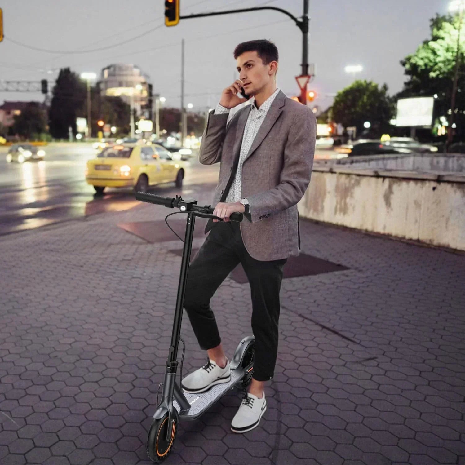 Electric Scooter 350W/500W Powerful Motor 8.5"/10" Solid Tires 19/22Mph 28/21/12 Miles Range wourant