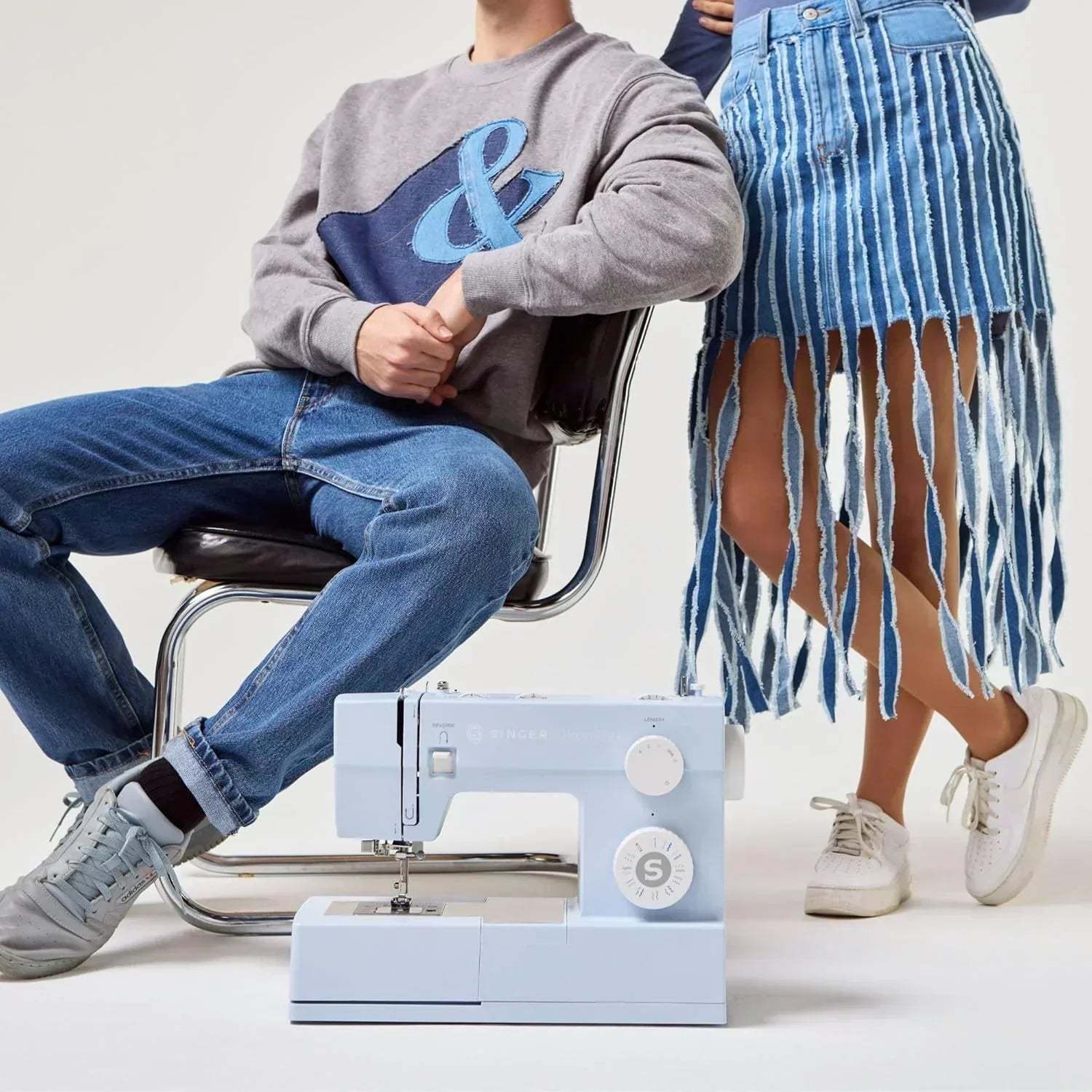 Heavy-Duty 4423 High-Speed Sewing Machine Includes Accessory Kit 97 Stitches One-Step Buttonhole wourant