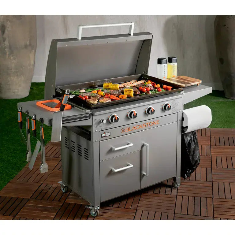 Blackstone ProSeries 4-Burner 36" Griddle Cooking Station with Hood wourant