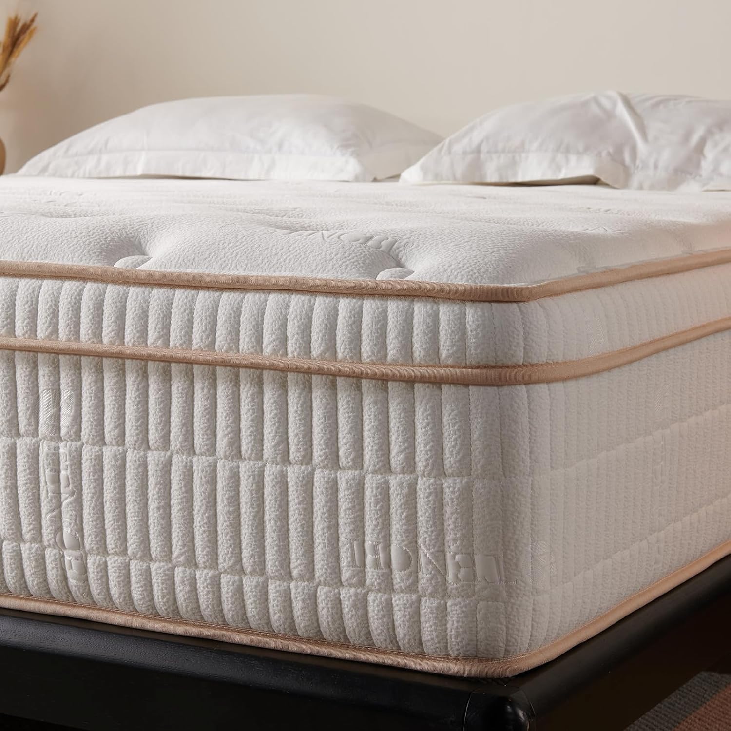 14-inch queen-size hybrid mattress with cooling gel memory foam and zoned pocket springs wourant